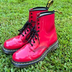 Doc Martens Cherry Apple Airwair Boots size UK7 womens9